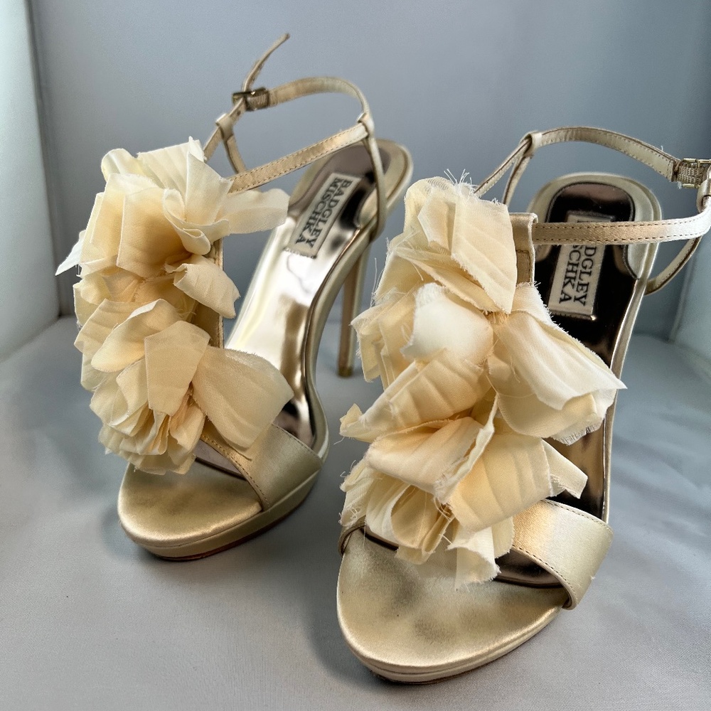 Badgley Mischka Flower Heel